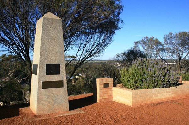 Attractions - RSL Memorial Lookout